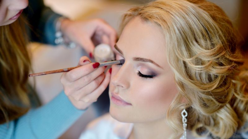 Be Like an Expert with the Following Professional Makeup Tips